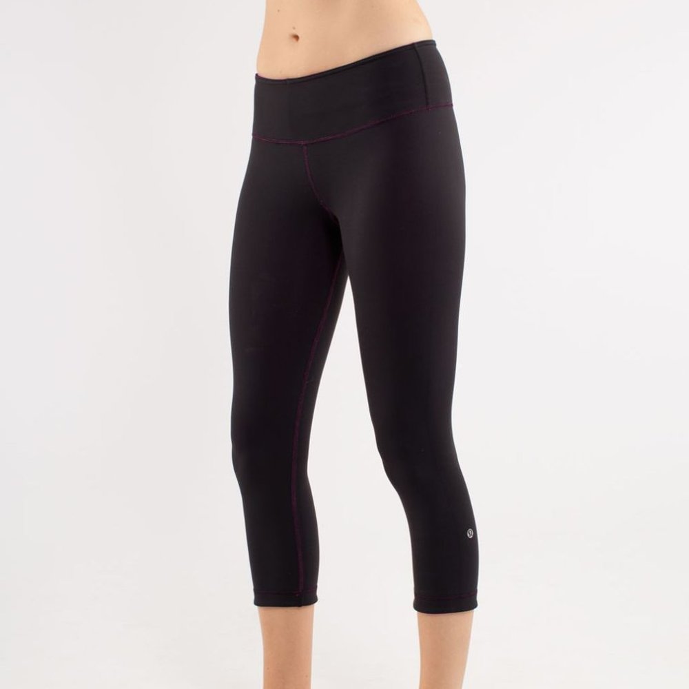 Lululemon Wunder Under Crop Reversible Black/Pink6